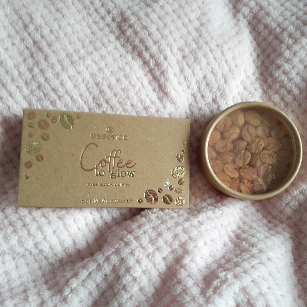 Catrice Cosmetics Coffe to Glow eyeshadow palette and highlighter beans